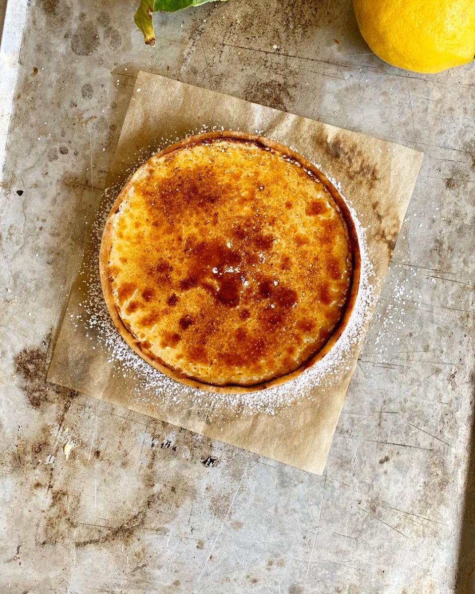 Lemon tarte- pâte sucrée, unwaxed Italian lemon filling, glazed with white sugar